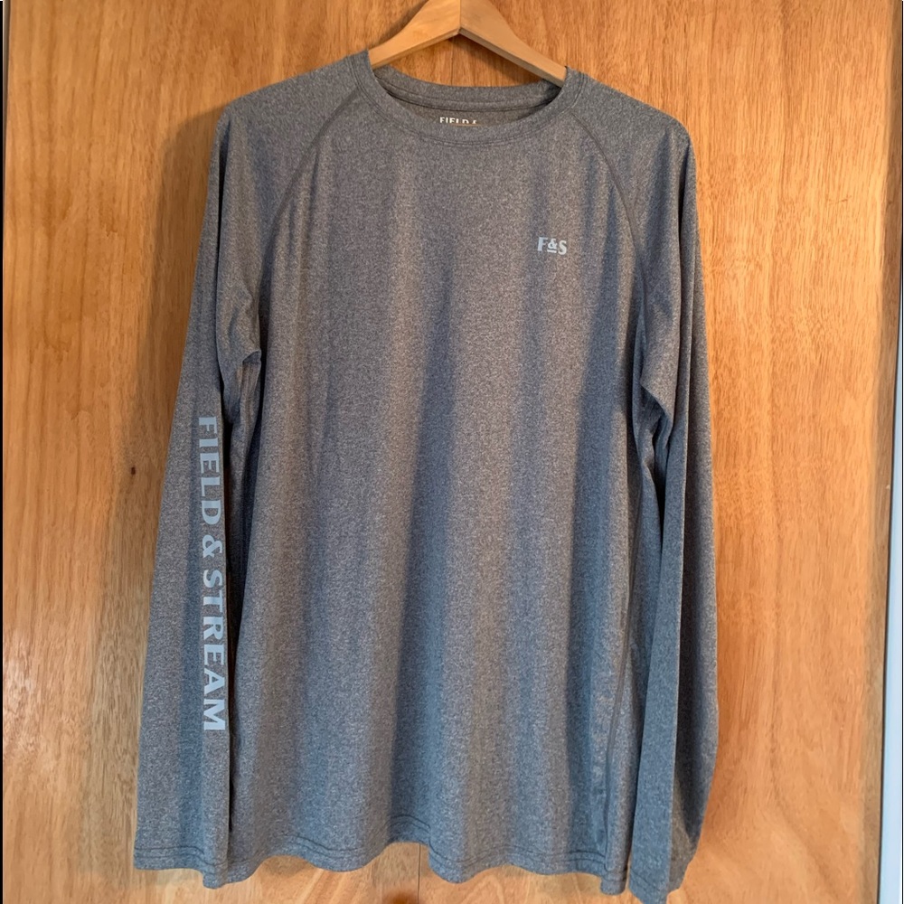 NWOT- Field & Stream tech shirt size Large